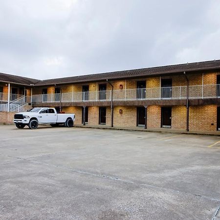 Oyo Pinewood Inn & Suites Silsbee Extérieur photo